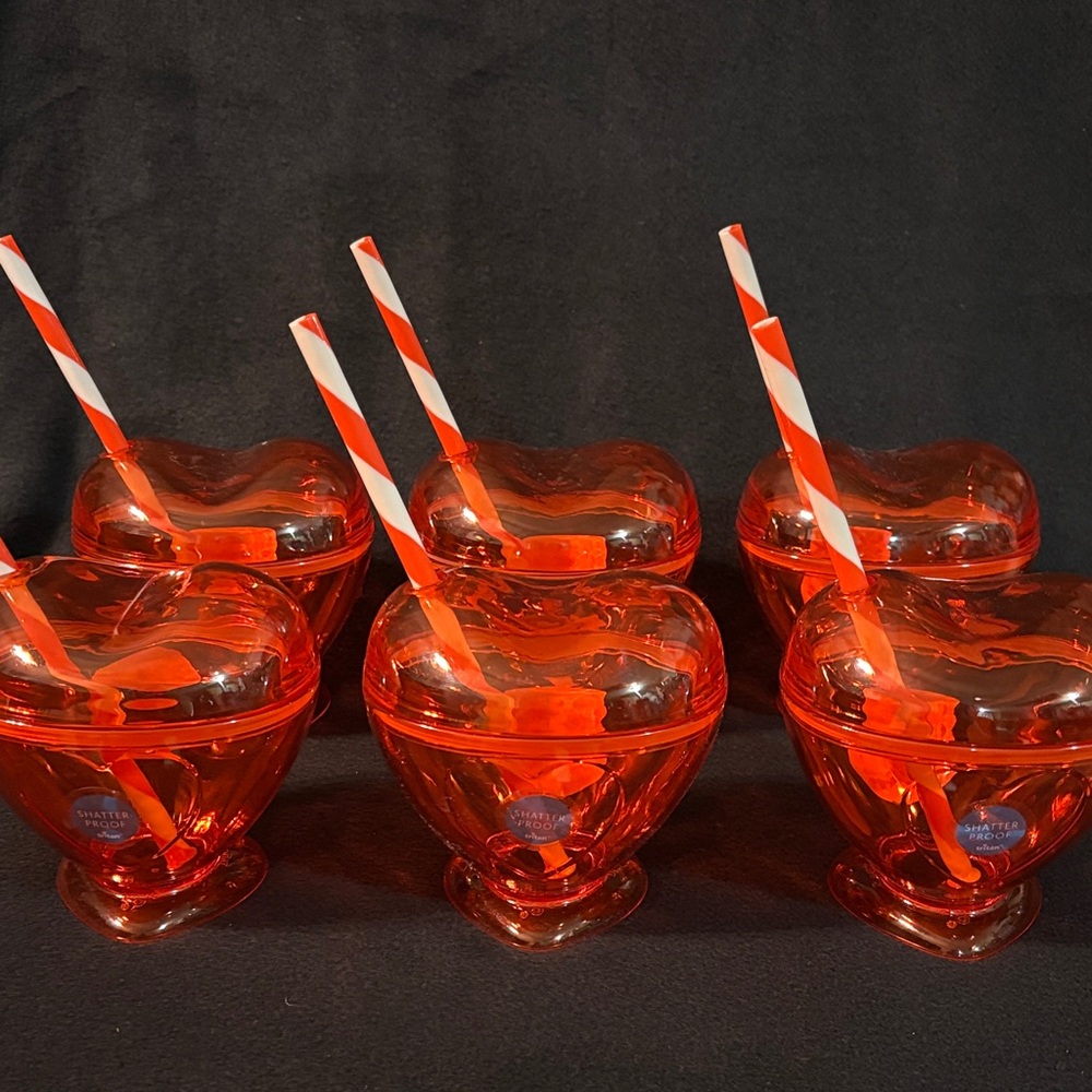 Tumblers with straws red heart Shatter proof